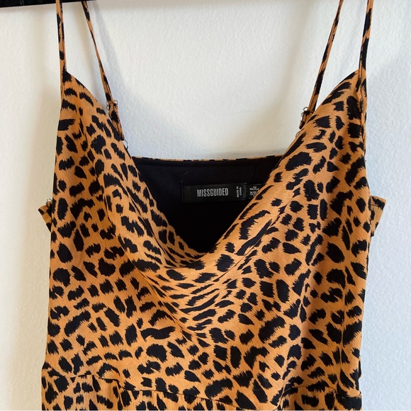 Misguided cowl neck leopard print midi dress - Picture 4 of 12